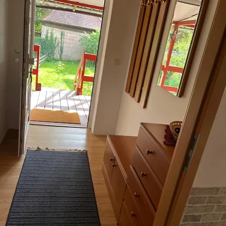 Gemuetliche Mit Veranda Und Garten Naehe Nuernberg Appartement